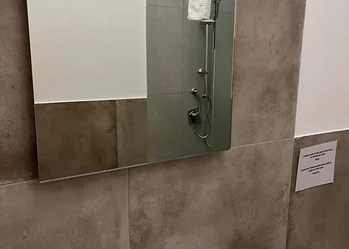 Falaride Discesa Sulla Valle Di Oro