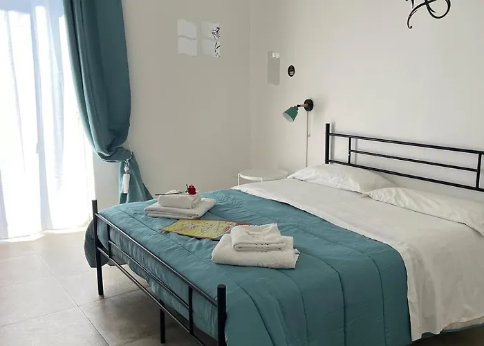 Falaride Discesa Sulla Valle Di Oro