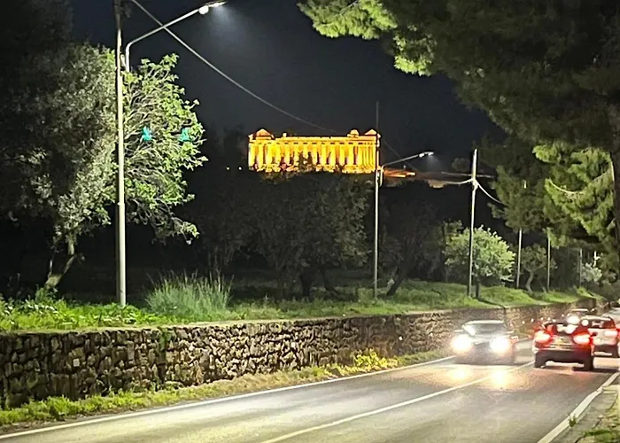 Falaride Discesa Sulla Valle Di Oro 民宿