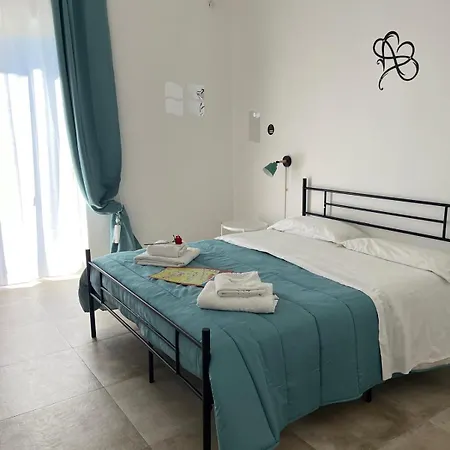 Falaride Discesa Sulla Valle Di Oro