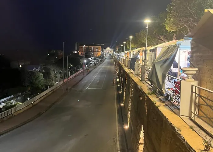 Falaride Discesa Sulla Valle Di Oro *